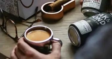 Verbindung von Kaffee und Tabak