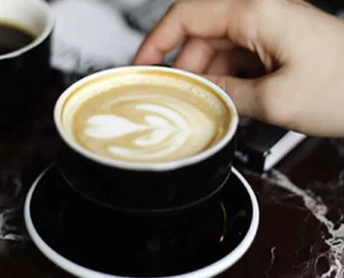 Espresso, Latte, Cappuccino: Barista-Tipps für einen abwechslungsreichen Kaffeegenuss zu Hause